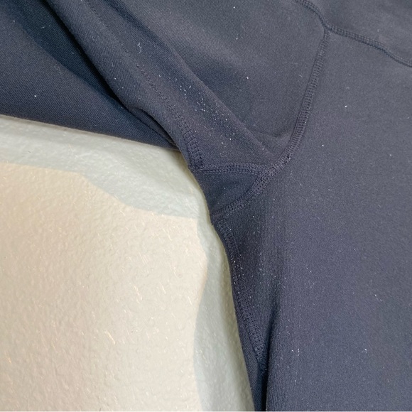 Lululemon Black 3/4 Cropped Leggings. Size 6 Older Style Athletic - Picture 9 of 14